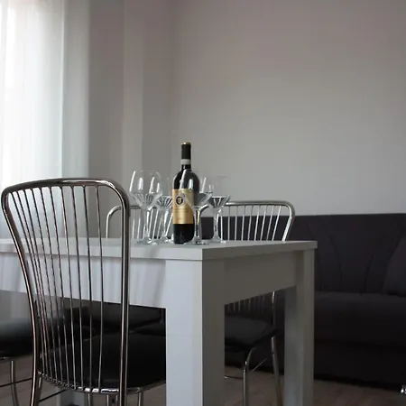 Apartament Stazione - Casa Privata Con Veranda Romano di Lombardia