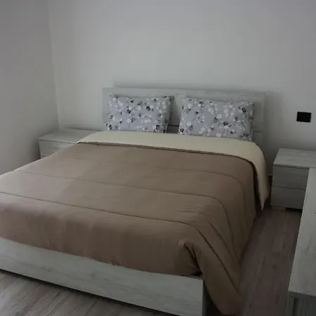 Stazione - Casa Privata Con Veranda Apartament *