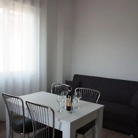Stazione - Casa Privata Con Veranda